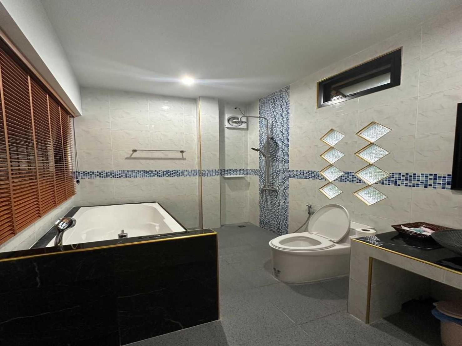 Capital O 75518 Baan Rose Resort Ao Luk Экстерьер фото