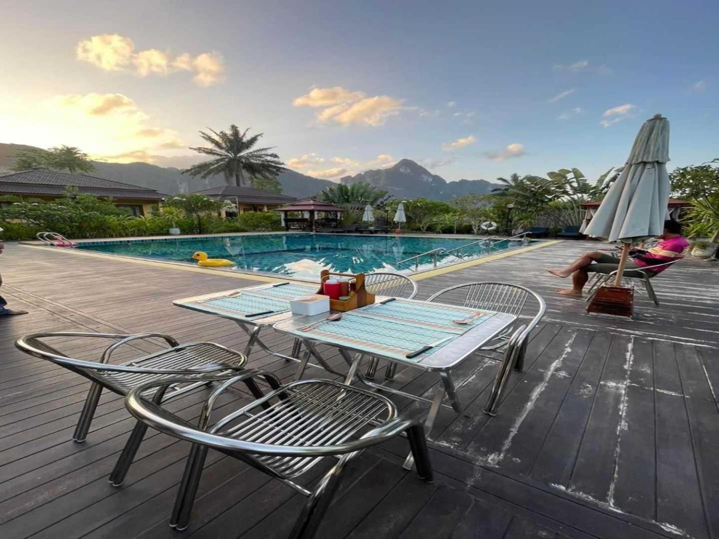 Capital O 75518 Baan Rose Resort Ao Luk Экстерьер фото