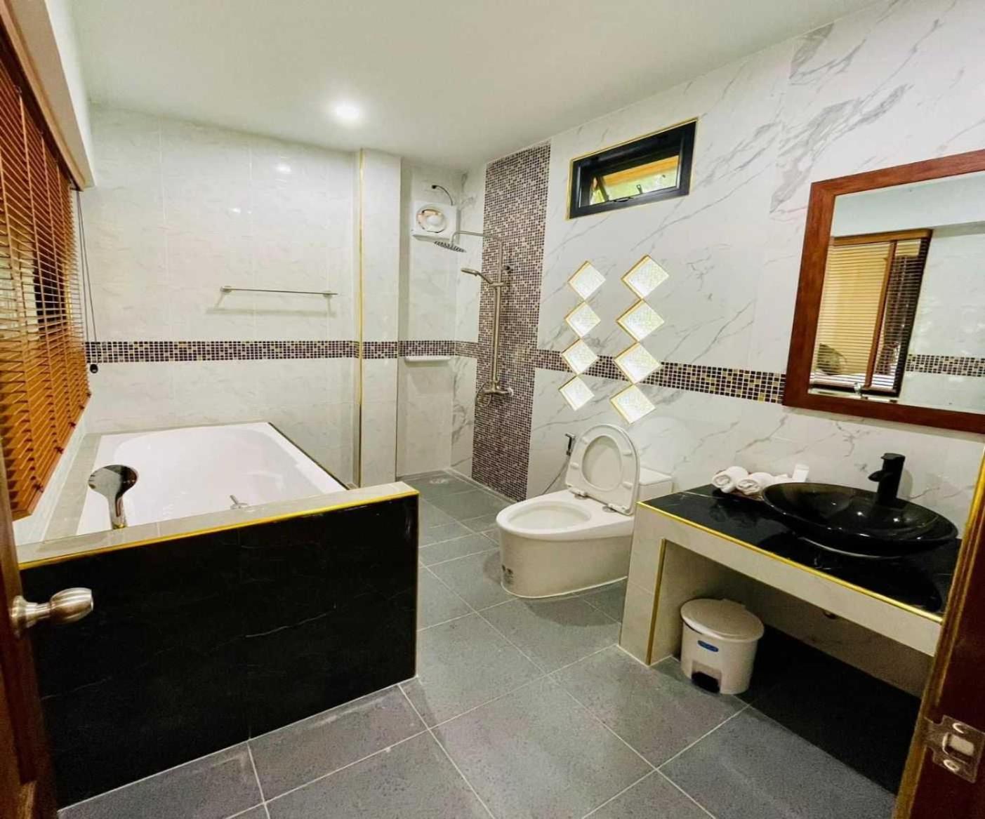 Capital O 75518 Baan Rose Resort Ao Luk Экстерьер фото