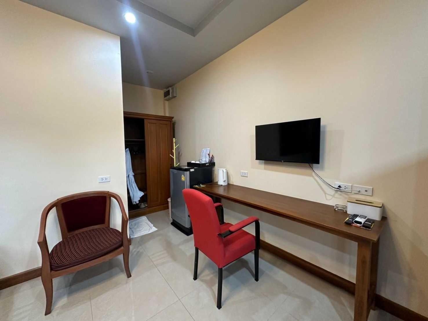 Capital O 75518 Baan Rose Resort Ao Luk Экстерьер фото