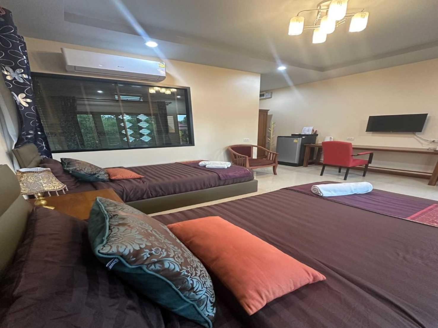 Capital O 75518 Baan Rose Resort Ao Luk Экстерьер фото