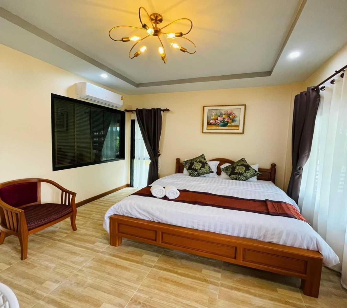 Capital O 75518 Baan Rose Resort Ao Luk Экстерьер фото