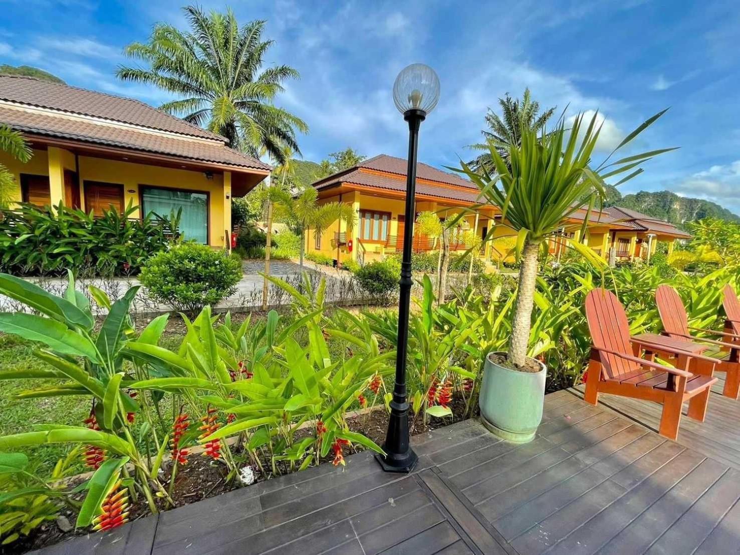 Capital O 75518 Baan Rose Resort Ao Luk Экстерьер фото